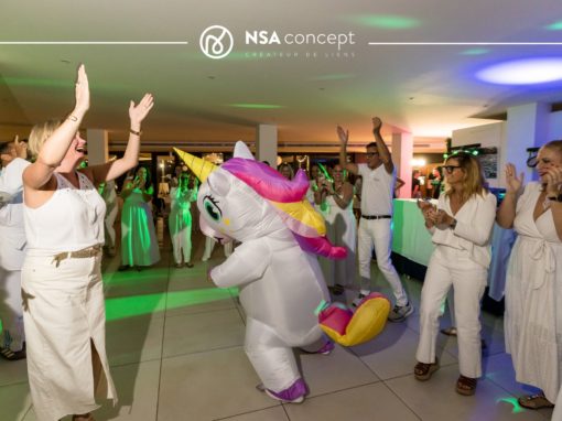 Soirée festive Soirée festive de séminaire d’entreprise à Majorque avec animation originale